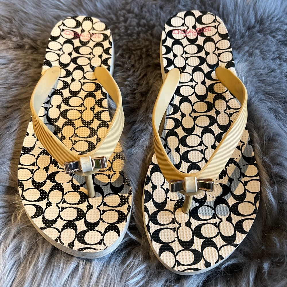 Women’s COACH flip flops